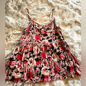 FOREVER 21 • floral loose tank top • lace trimmings​